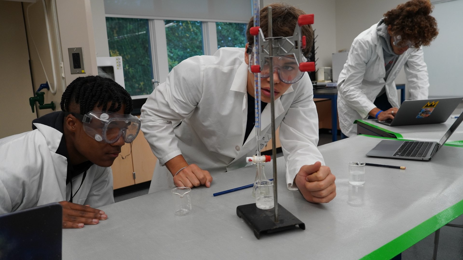 photo of students in the science lab